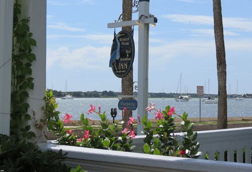 Otel Bayfront Westcott House Bed & Breakfast