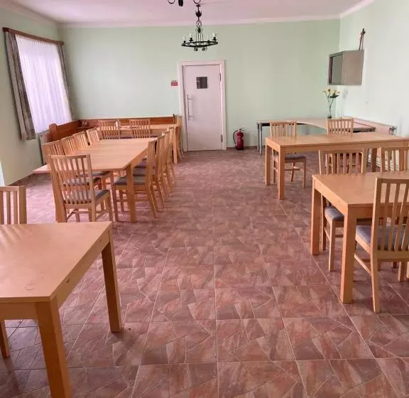 Hotelli Beherbergungsbetrieb Madle