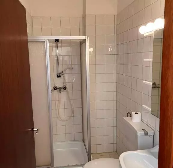 Hotelli Beherbergungsbetrieb Madle