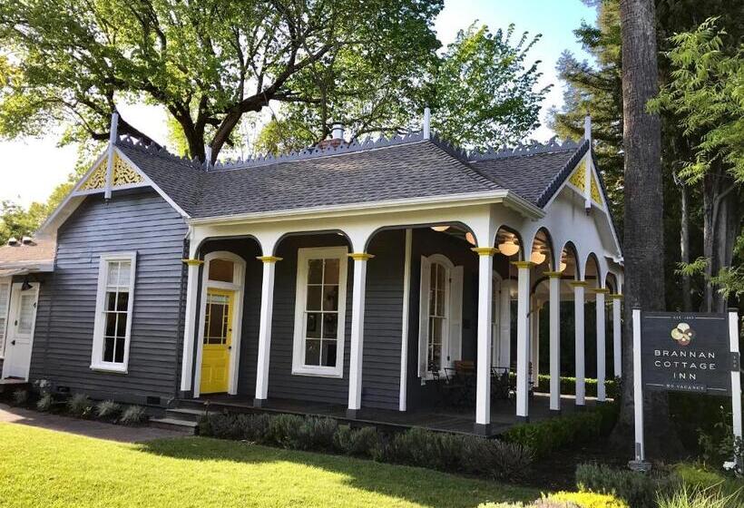 هتل Brannan Cottage Inn