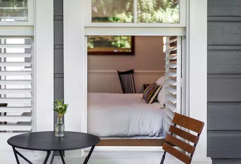 هتل Brannan Cottage Inn