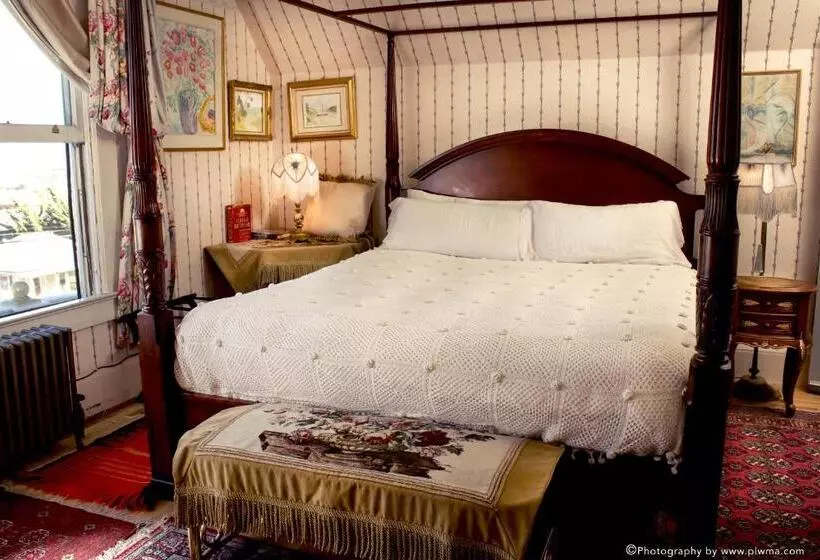 Hotelli Cliff Crest Inn