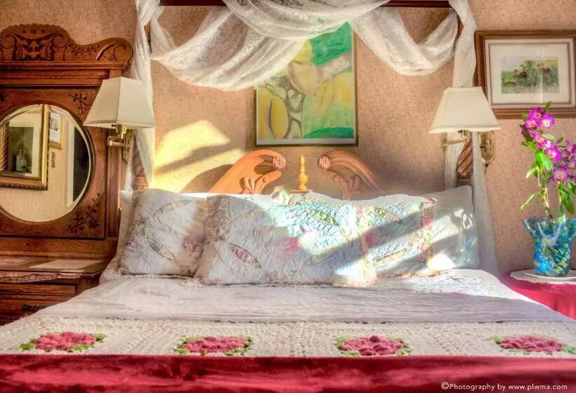 Hotelli Cliff Crest Inn
