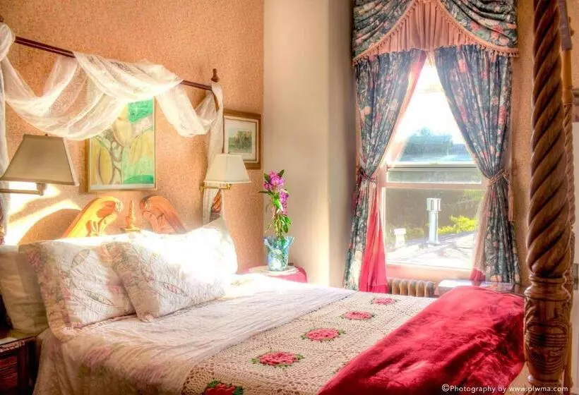 Hotelli Cliff Crest Inn