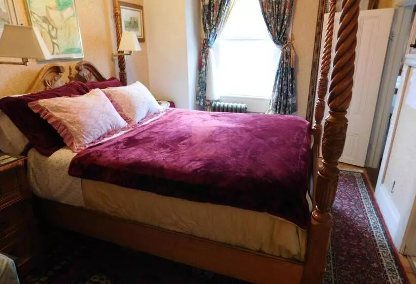 Hotelli Cliff Crest Inn