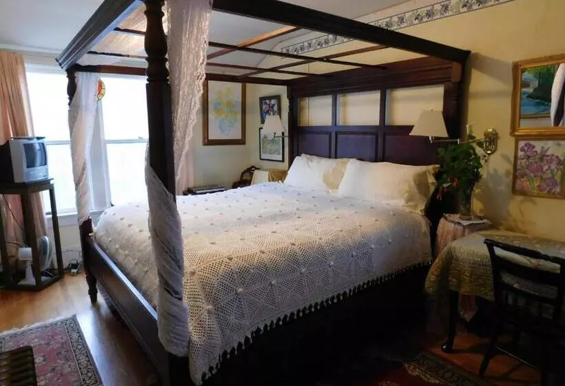 Hotelli Cliff Crest Inn