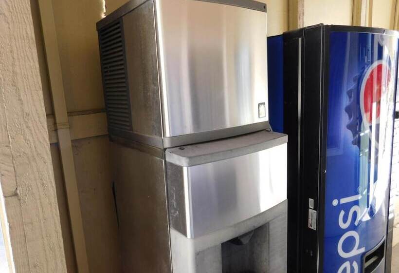 هتل Continental Lodge