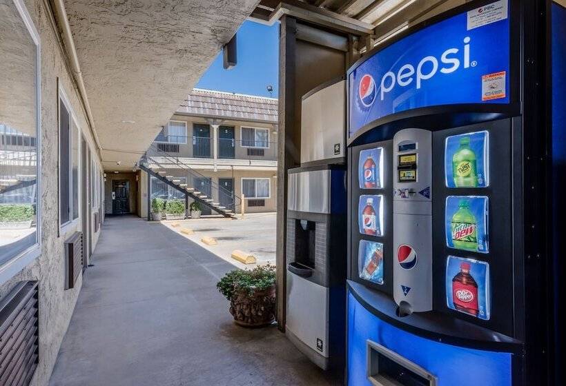 هتل Continental Lodge