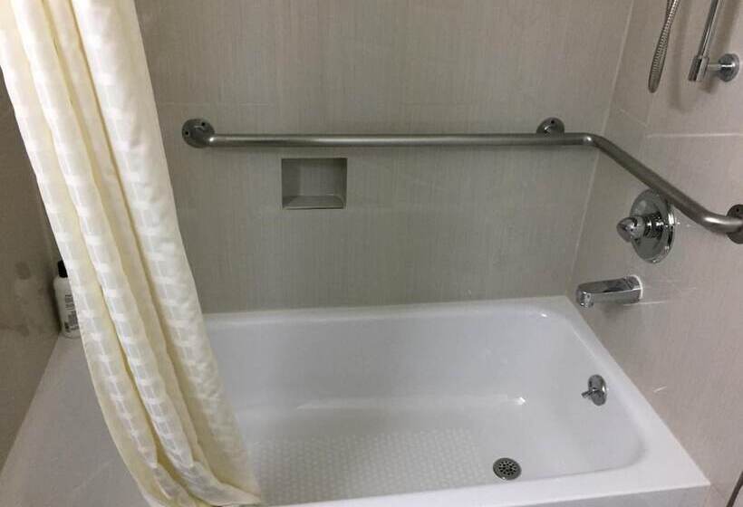 هتل Continental Lodge