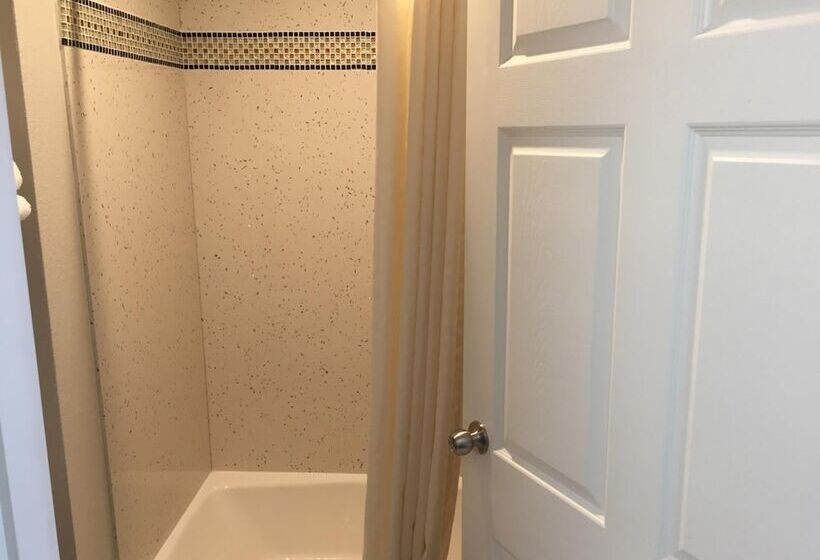 هتل Continental Lodge