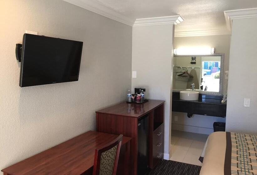 هتل Continental Lodge