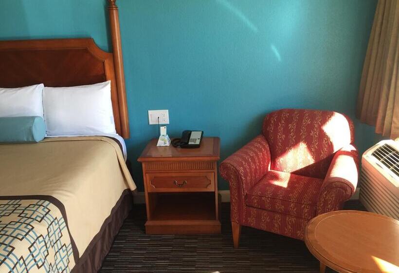 هتل Continental Lodge