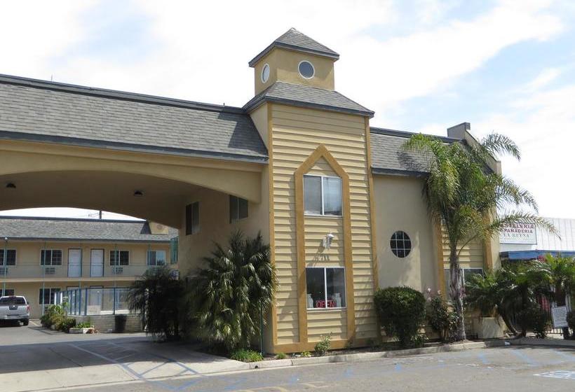 هتل Del Playa Inn Oxnard