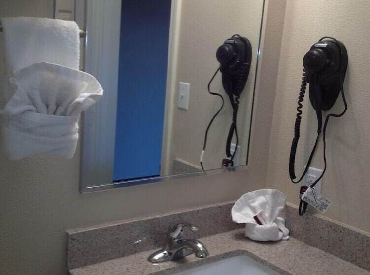 בית מלון כפרי Executive Inn Snyder