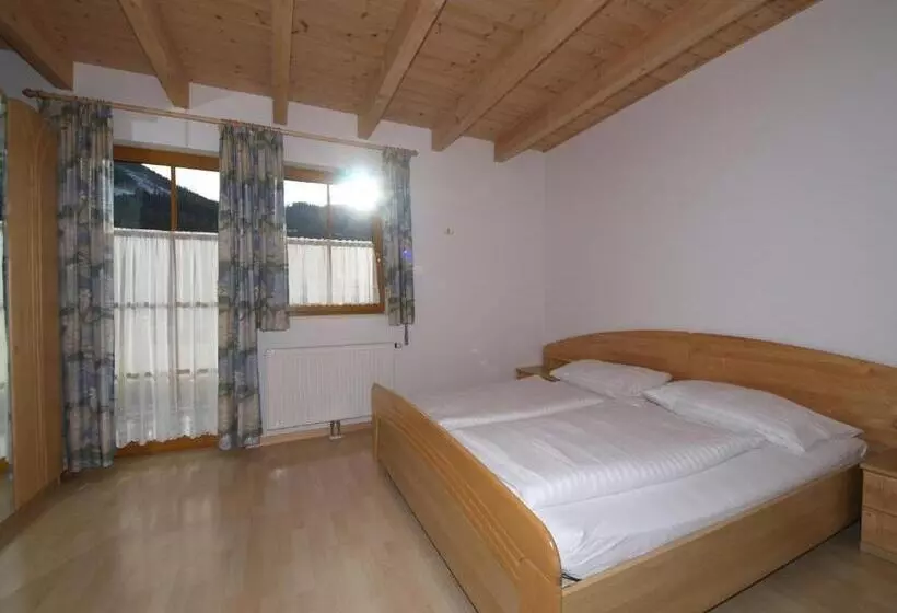 هتل Ferienhaus Christina & Haus Dr. Krainer