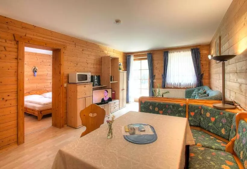 هتل Ferienhaus Christina & Haus Dr. Krainer
