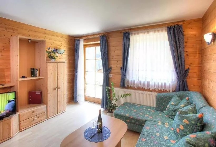 هتل Ferienhaus Christina & Haus Dr. Krainer