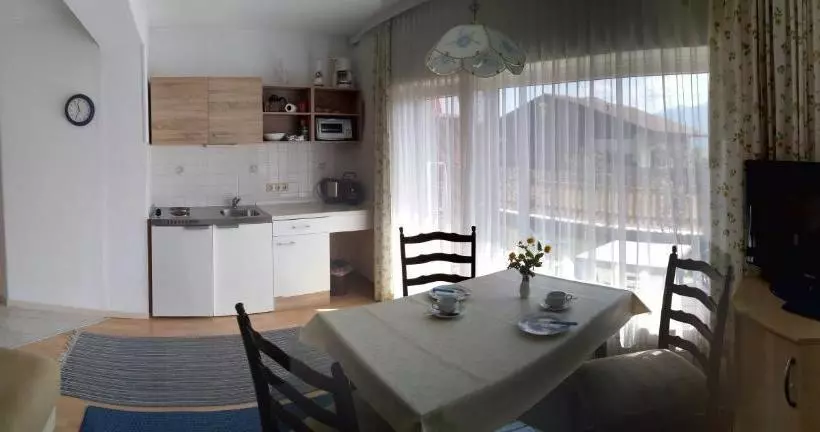 Hotelli Ferienhaus Schiemel