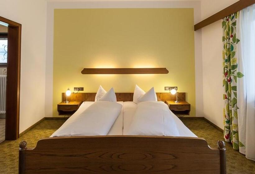 Hotel Gasthaus Zum Hirsch