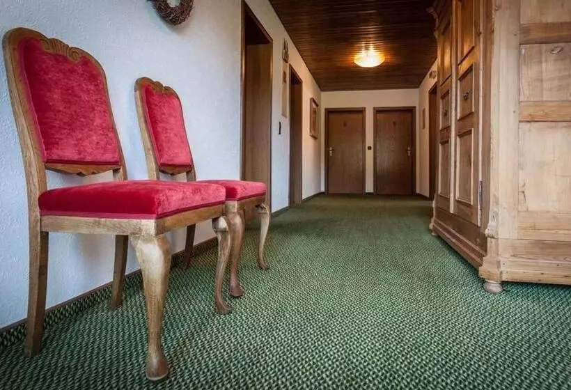 هتل Gasthaus Zum Hirsch