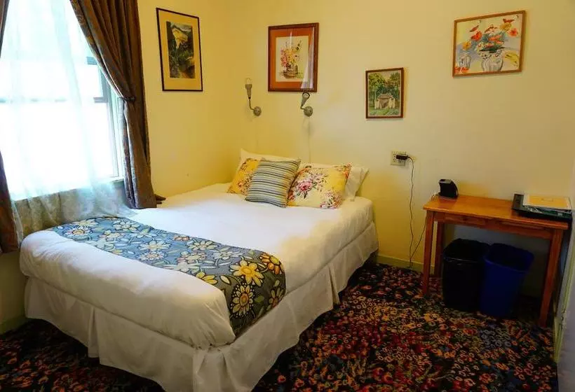 هتل Green Tortoise Hostel