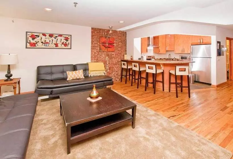 هتل Luxury Suites Lenox Ave