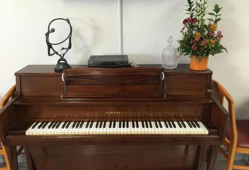 ホテル Sandia Peak Inn Old Town Abq, A Howard Johnson By Wyndham