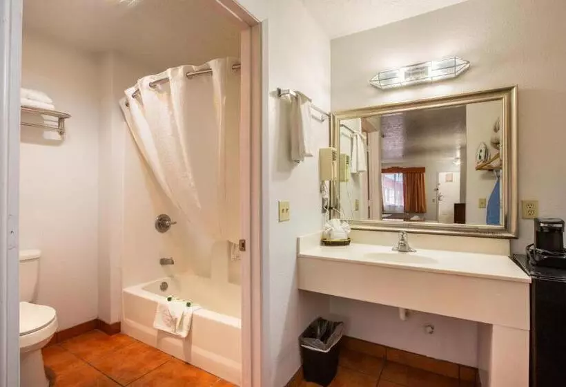 Hotelli Sandia Peak Inn Old Town Abq, A Howard Johnson By Wyndham