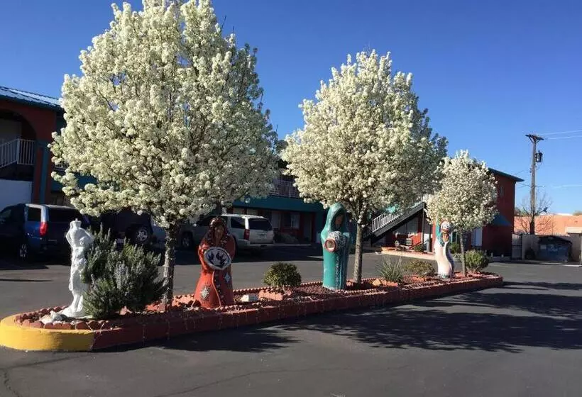 Hotelli Sandia Peak Inn Old Town Abq, A Howard Johnson By Wyndham