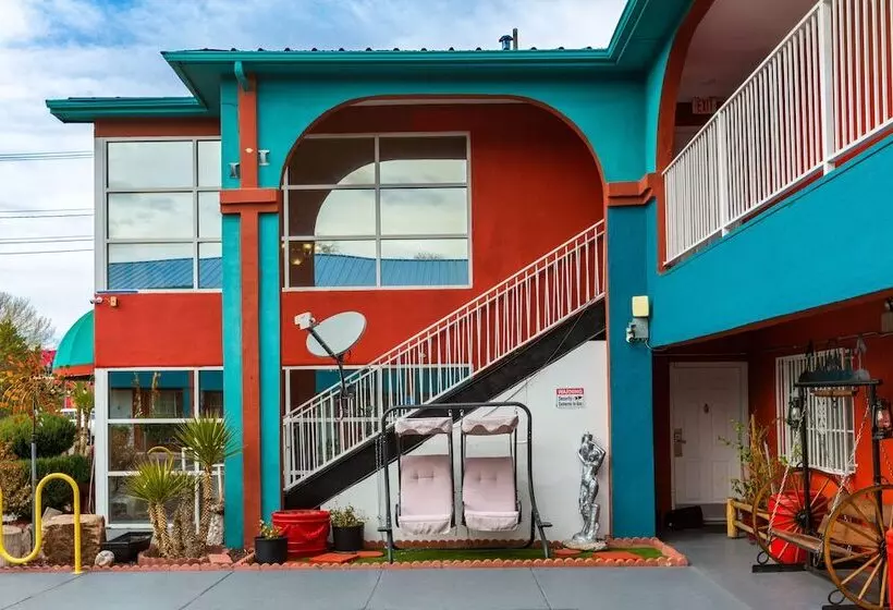 Hotelli Sandia Peak Inn Old Town Abq, A Howard Johnson By Wyndham