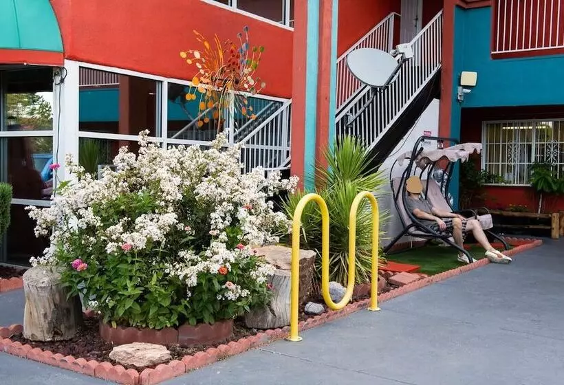 Hotelli Sandia Peak Inn Old Town Abq, A Howard Johnson By Wyndham