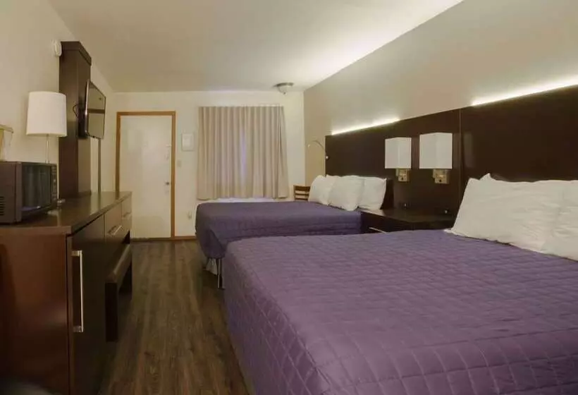 ホテル Shady Acre Inn And Suites