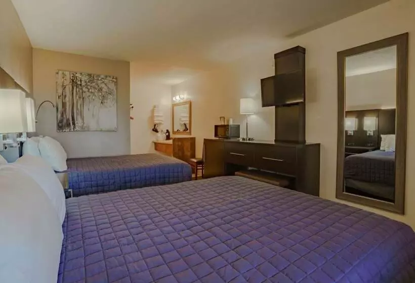 ホテル Shady Acre Inn And Suites