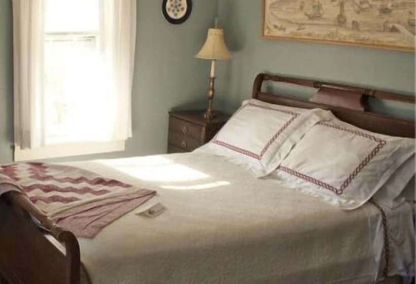 Отель The 1720 House