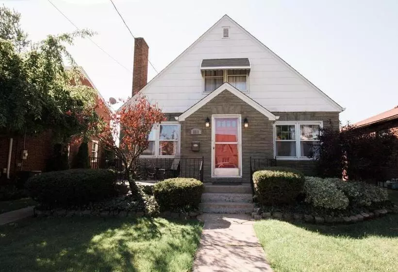 ホテル The Little Italy Of Niagara Falls Bed & Breakfast