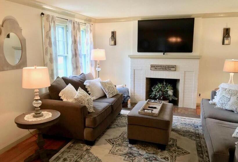 فندق The Little Italy Of Niagara Falls Bed & Breakfast