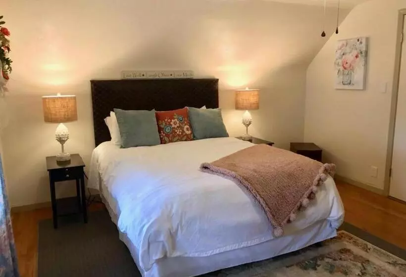 ホテル The Little Italy Of Niagara Falls Bed & Breakfast