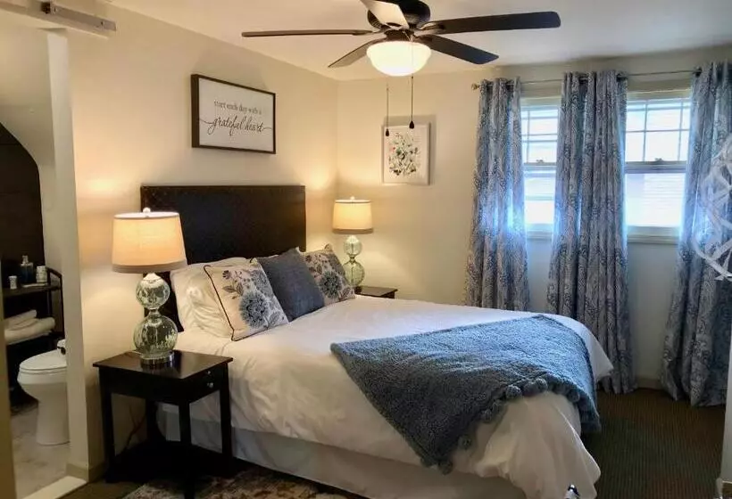 ホテル The Little Italy Of Niagara Falls Bed & Breakfast