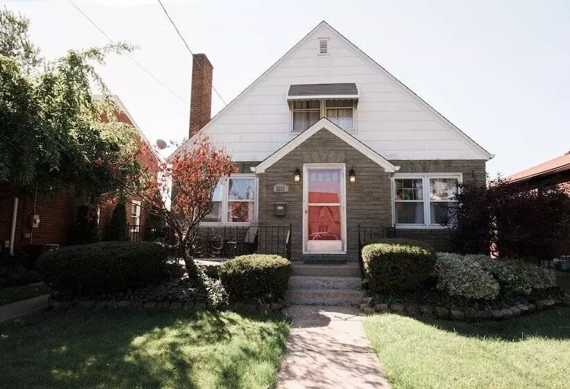 ホテル The Little Italy Of Niagara Falls Bed & Breakfast