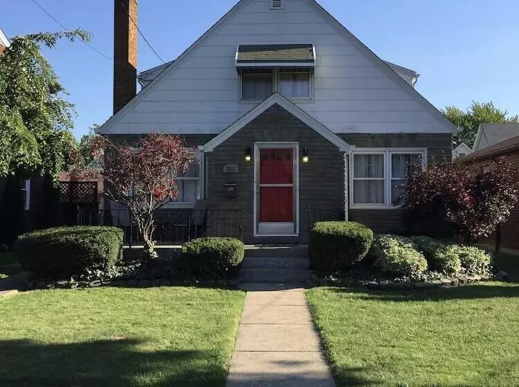 ホテル The Little Italy Of Niagara Falls Bed & Breakfast
