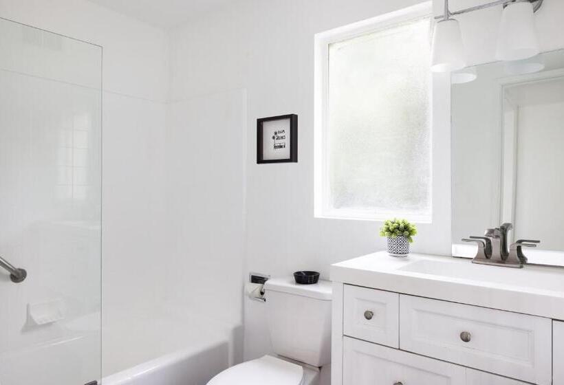 The Three Fifty Hotel, A Kirkwood Collection