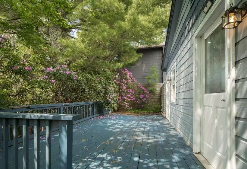 ホテル The Victorian Inn Blowing Rock
