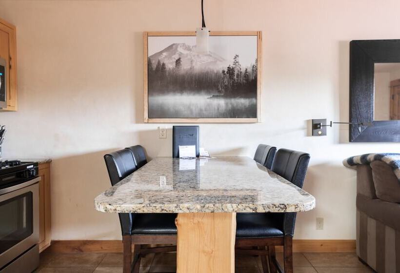 בית מלון כפרי Wall Street Suites