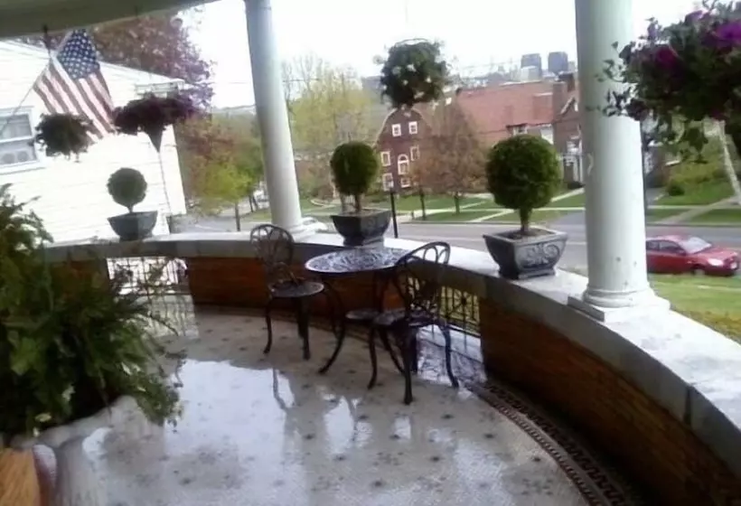 هتل Wc Lipe Mansion