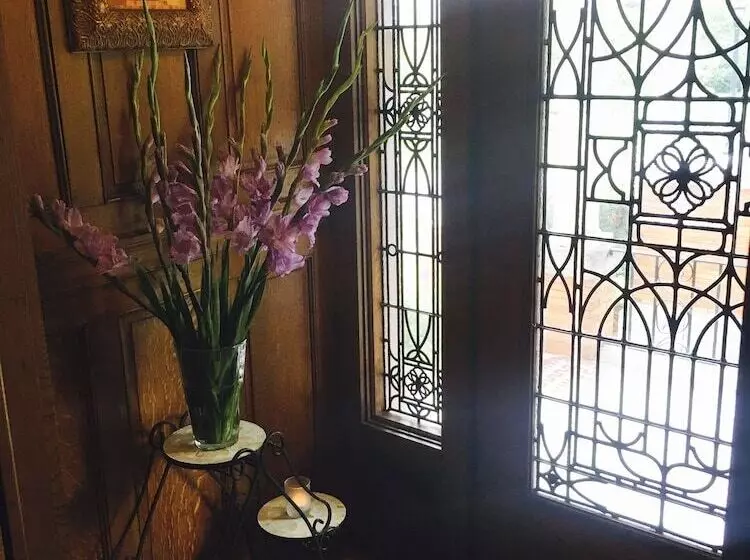 هتل Wc Lipe Mansion