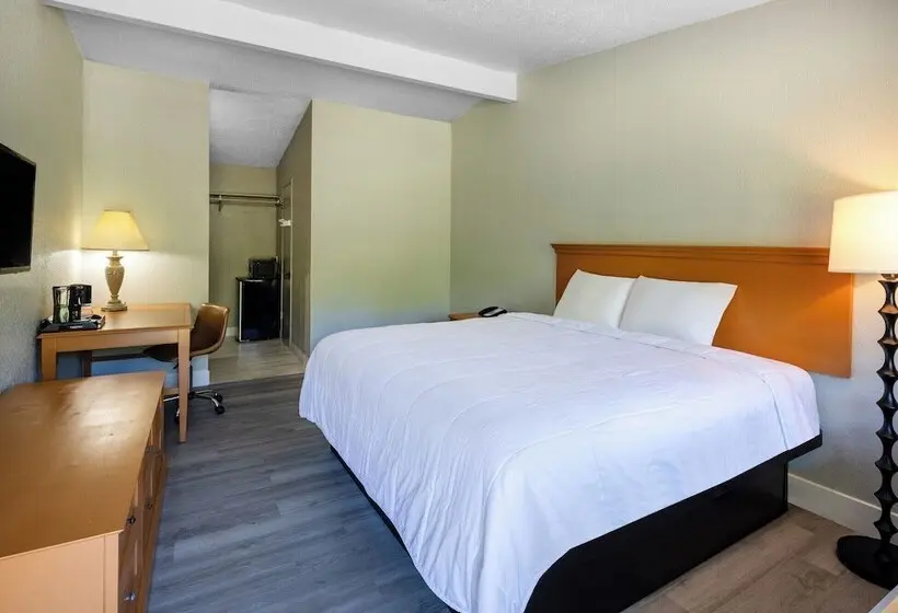 Motel 6 - Aberdeen, WA