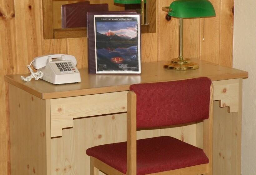 The River's Edge Motel Lodge & Resort