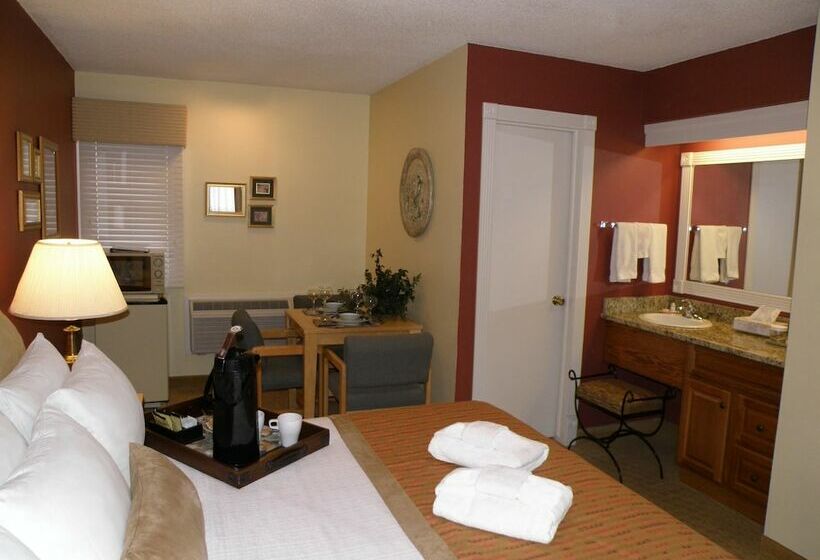 The River's Edge Motel Lodge & Resort