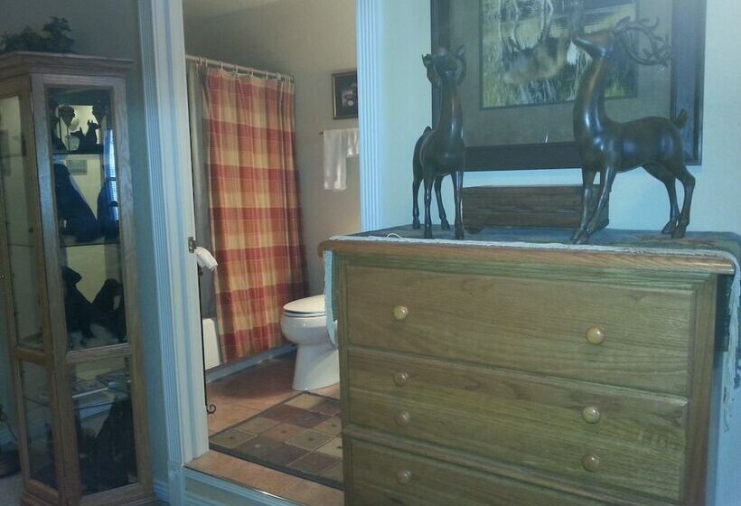 The River's Edge Motel Lodge & Resort