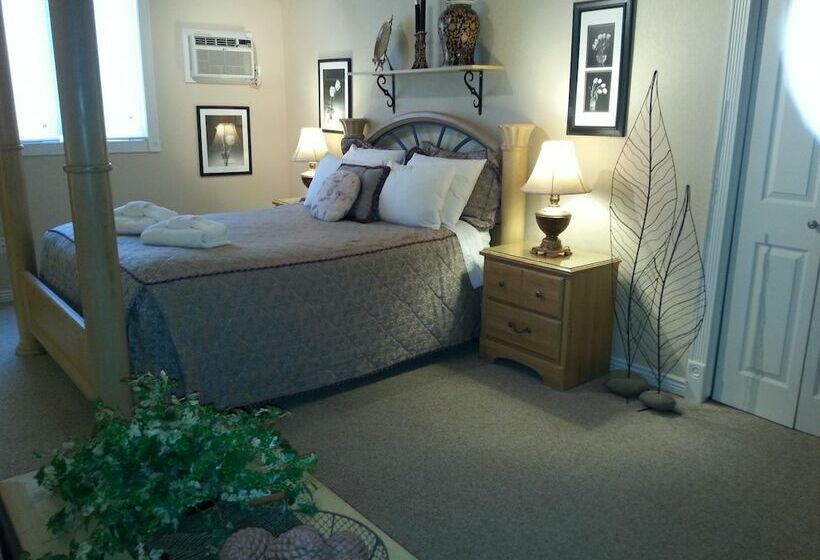 The River's Edge Motel Lodge & Resort